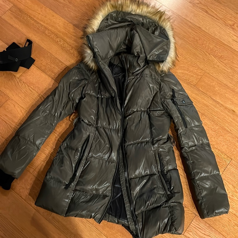 Gorgeous olive green coat!